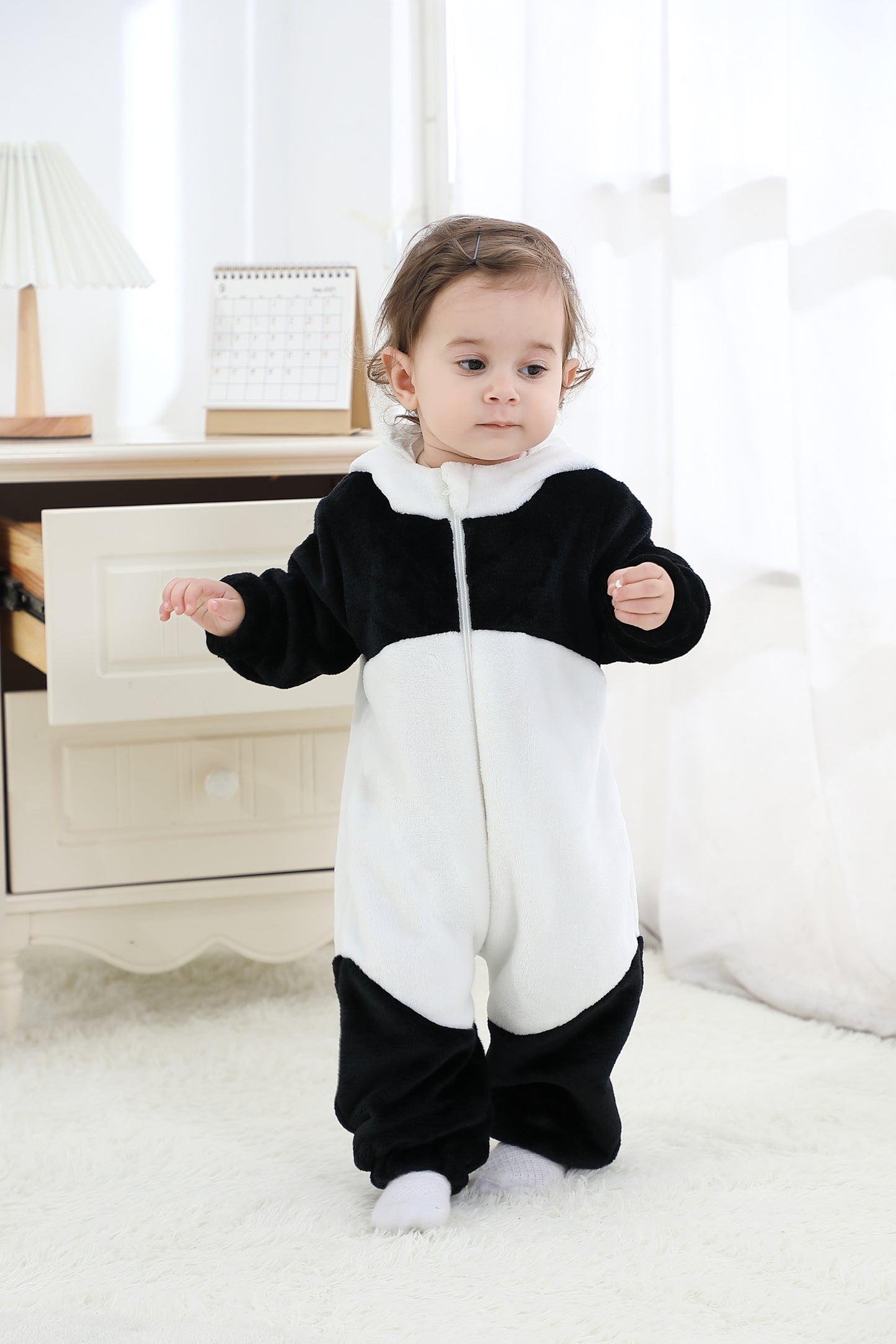 Cozy Cartoon Animal Baby Costume - Soft, Warm, and Adorable Flannel Romper with Hoodie and Zipper for Easy Diaper Changes-Black & White