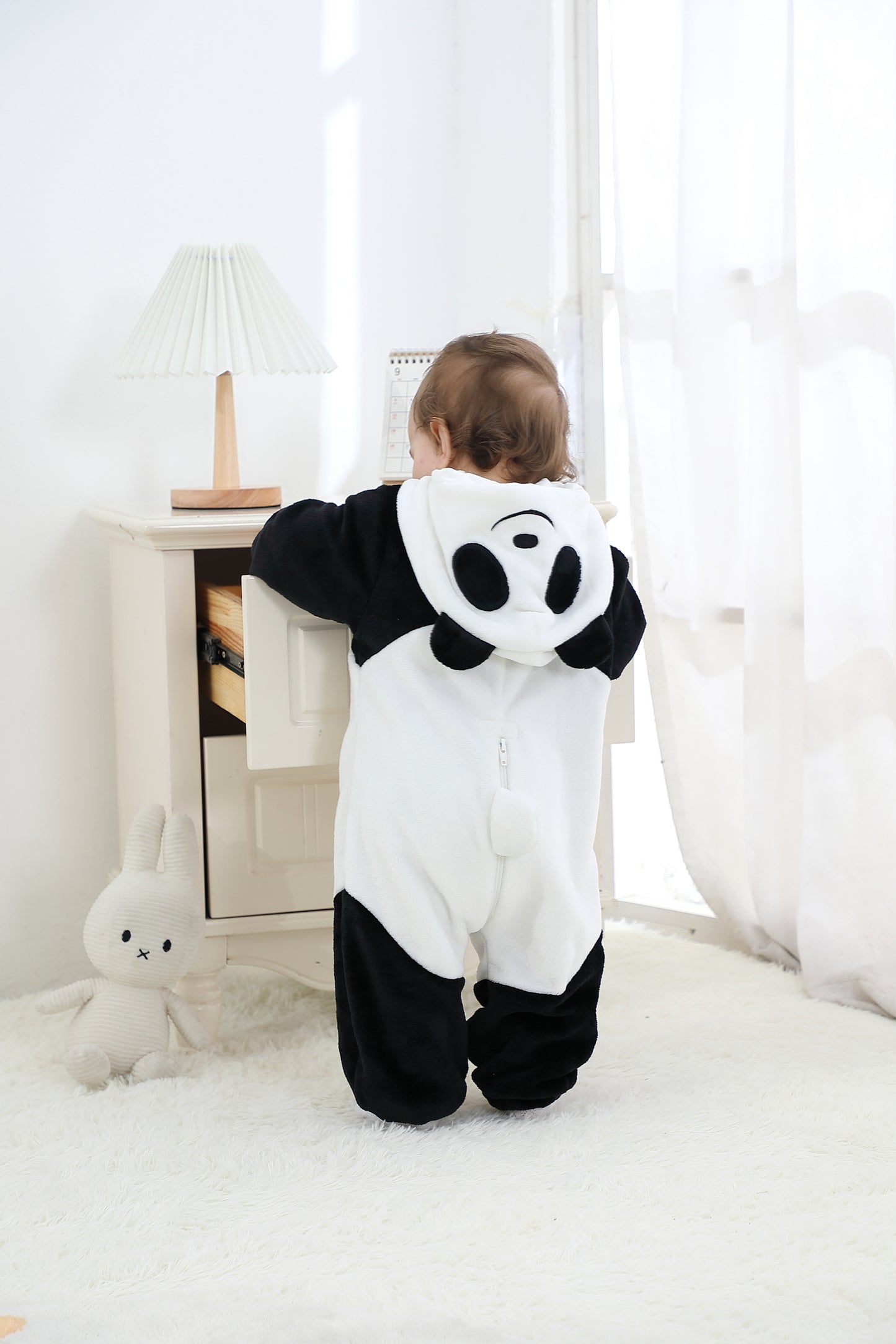 Cozy Cartoon Animal Baby Costume - Soft, Warm, and Adorable Flannel Romper with Hoodie and Zipper for Easy Diaper Changes-Black & White