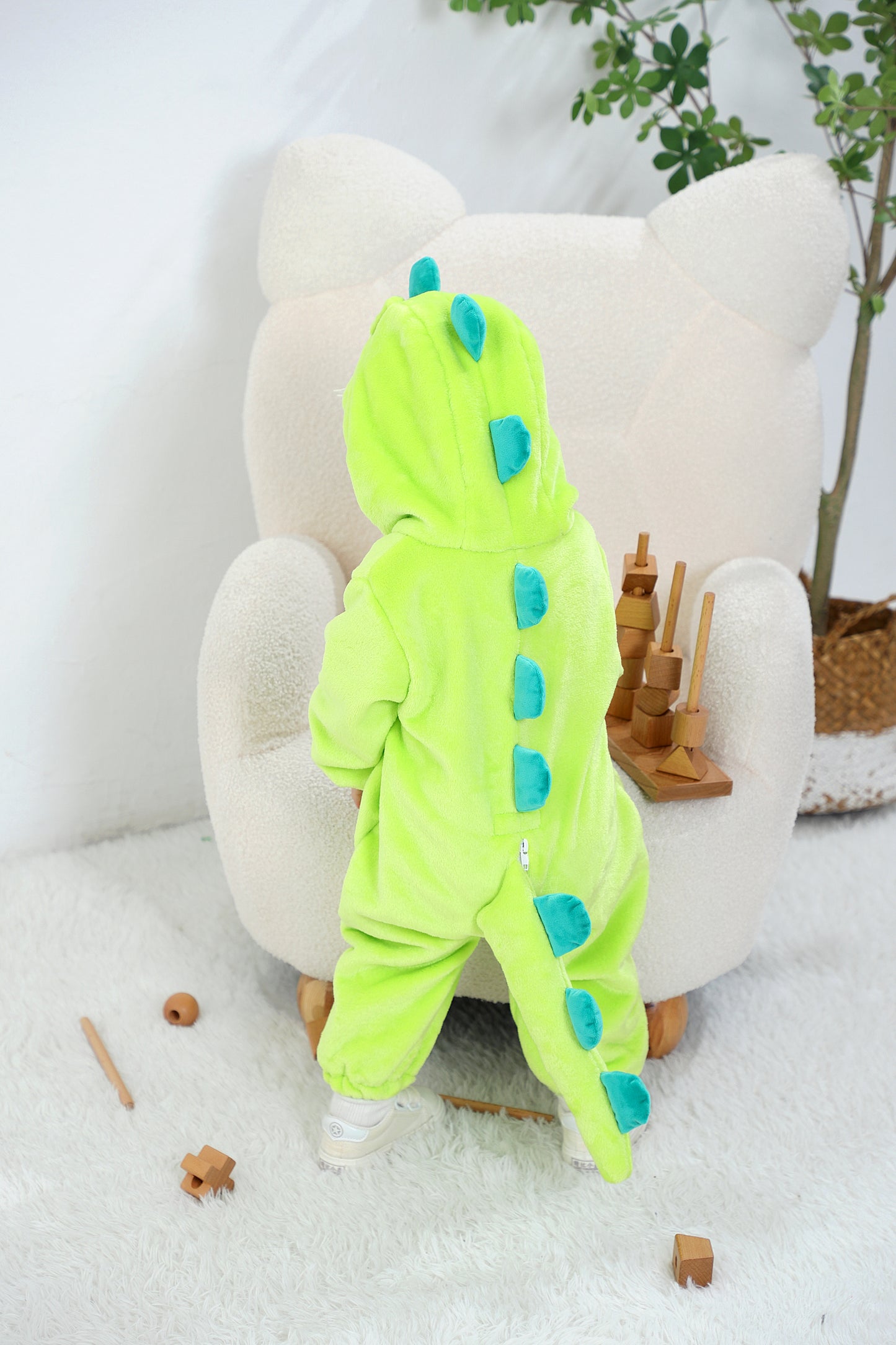 Cozy Cartoon Animal Baby Costume - Soft, Warm, and Adorable Flannel Romper with Hoodie and Zipper for Easy Diaper Changes-L-Geen & White